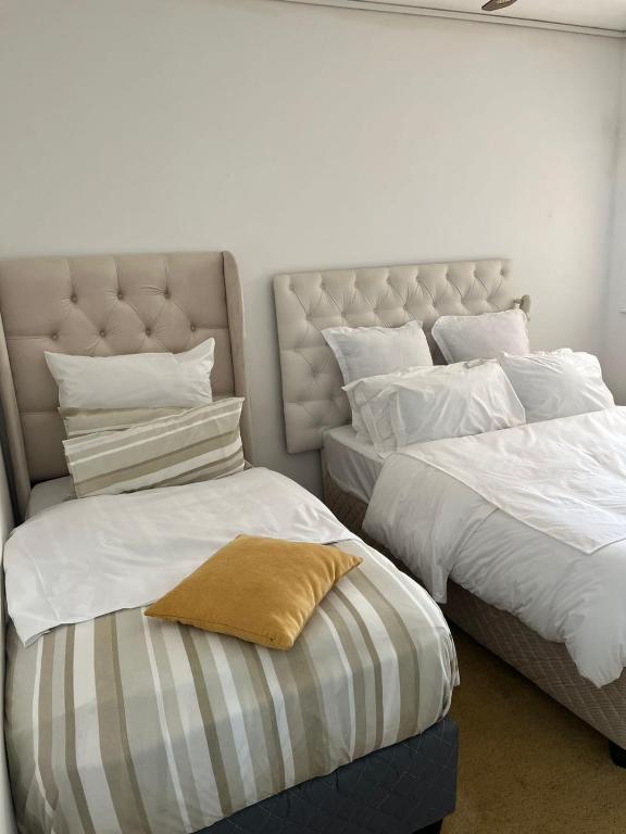 Comfort 3 Sleeper Room 5
